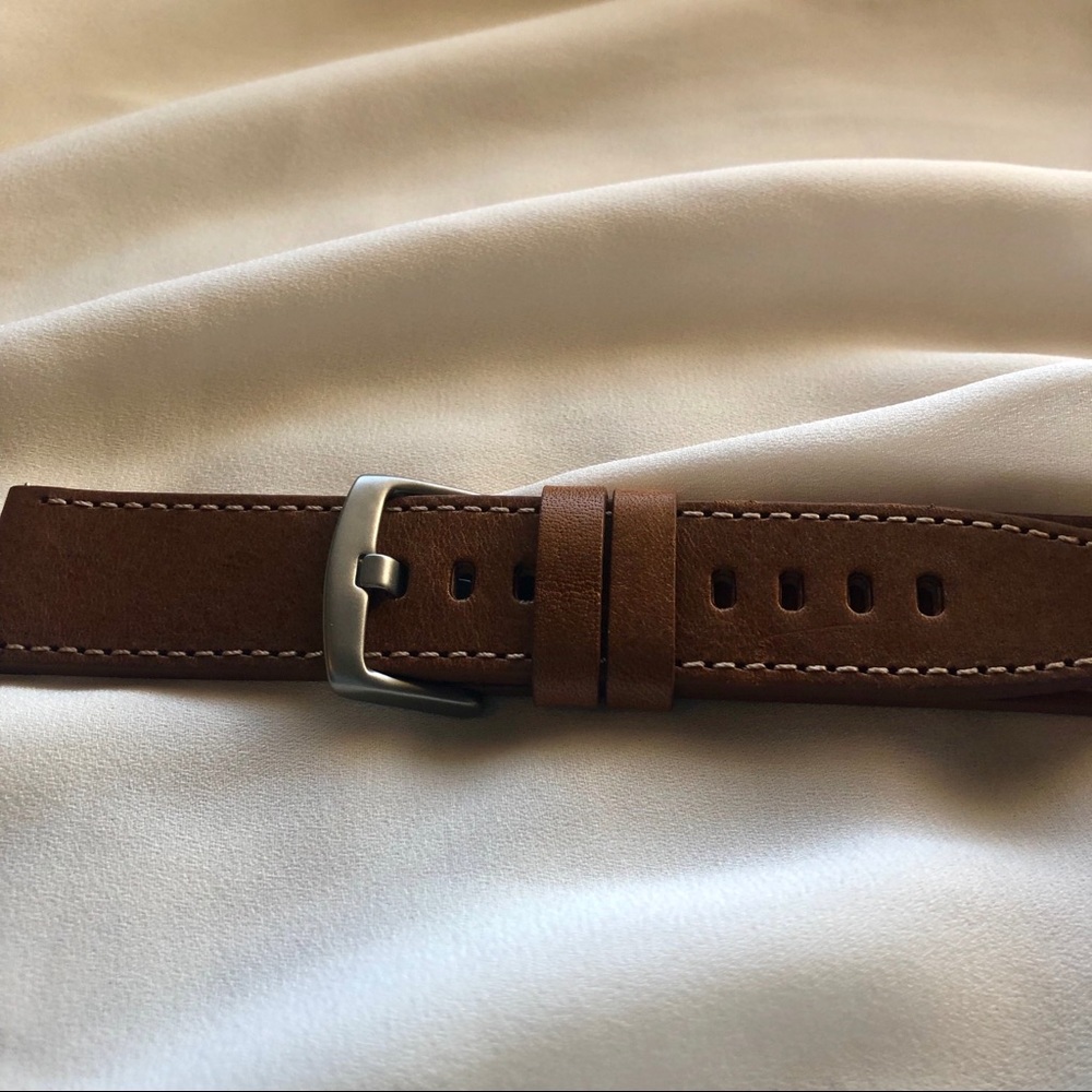 Fitbit Versa Premium Italian Leather Brown Band - Picture 8 of 8